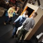 kto je za oponou 8 scaled