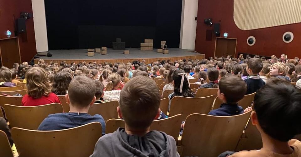 image0 - Dick Whittington and His Cat